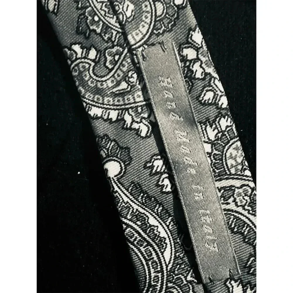 Daniel Cremieux Men's Silk Tie Red multi Paisley Classic Length limited edition